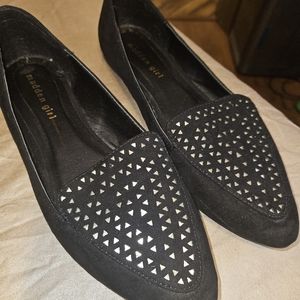 Madden Girl Elka Black & Gold Faux SuedeLaser Cut Pointed Toe Flats size 7.5